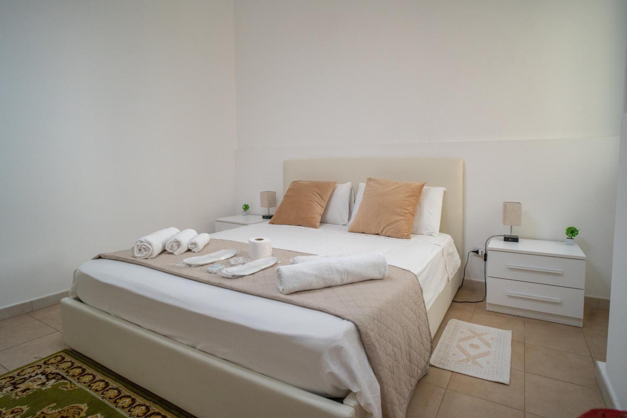 Whitehouse Bed & Breakfast Lecce Dış mekan fotoğraf
