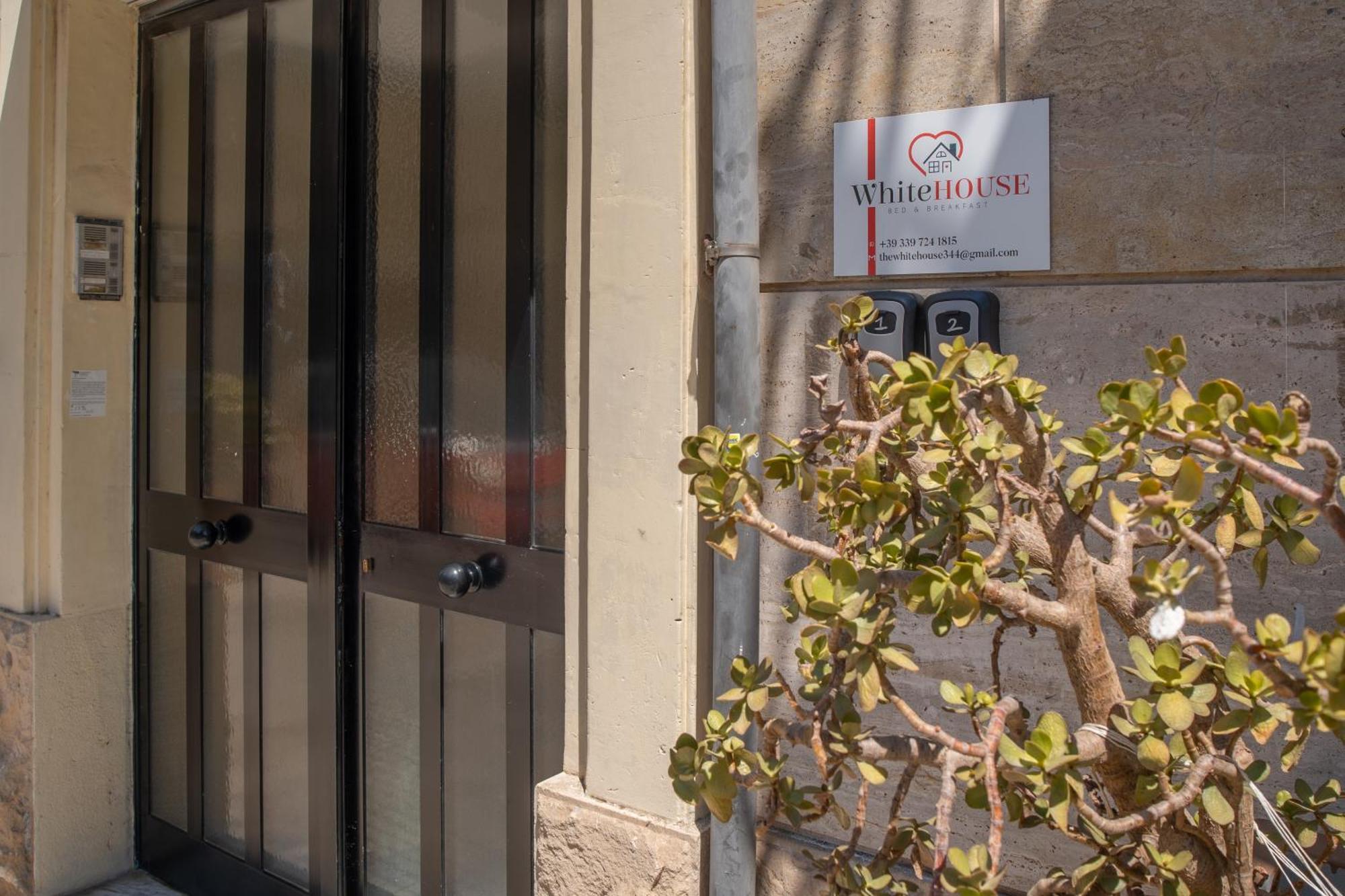 Whitehouse Bed & Breakfast Lecce Dış mekan fotoğraf