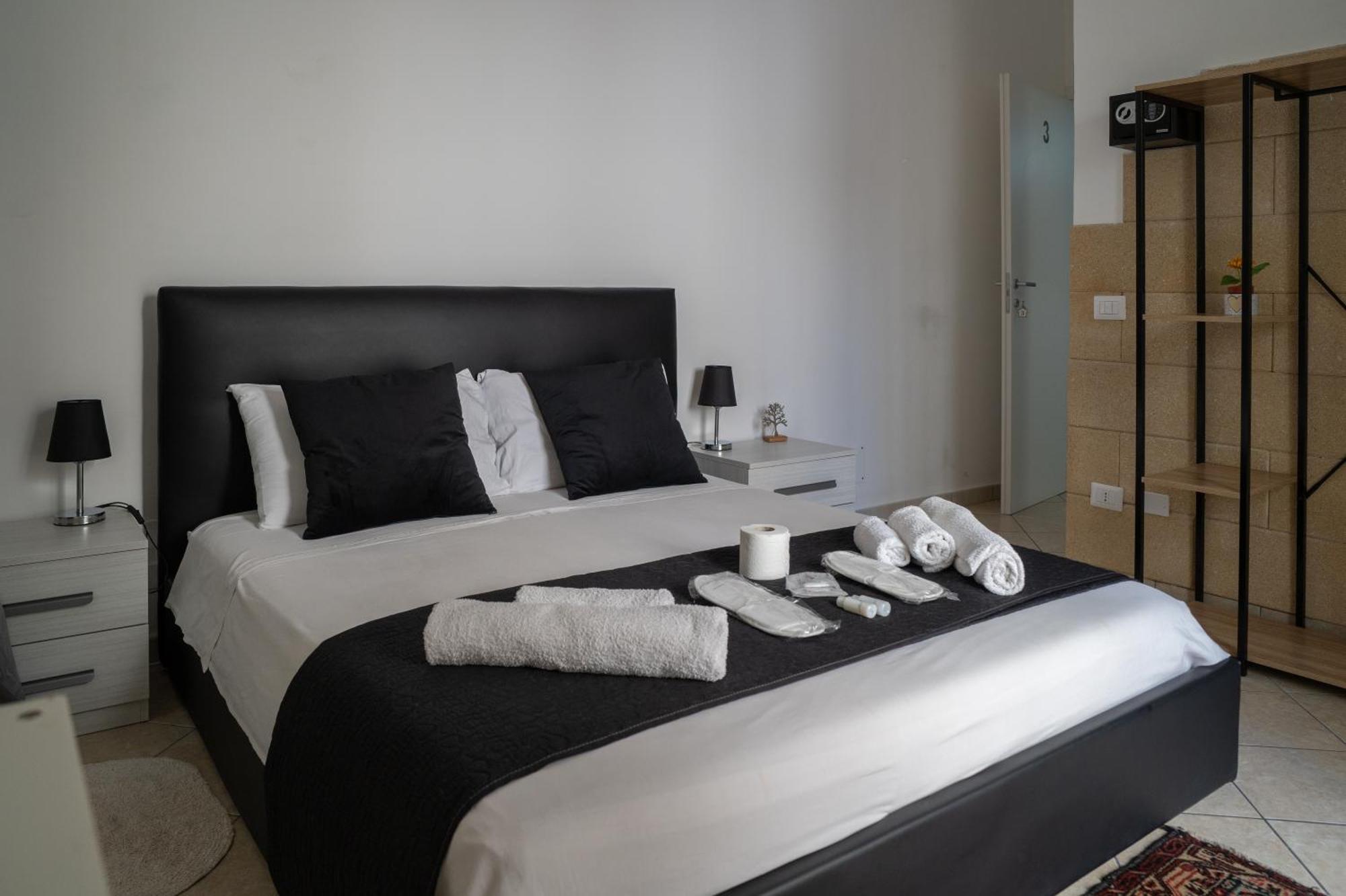 Whitehouse Bed & Breakfast Lecce Dış mekan fotoğraf